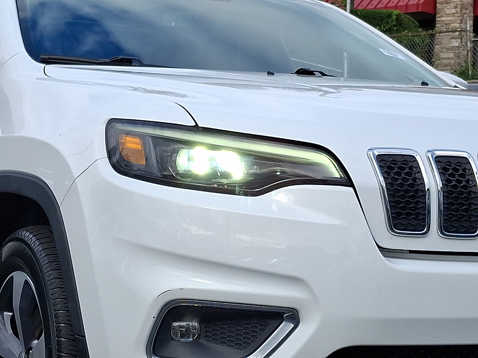 Used 2020 Jeep Cherokee Limited AWD/4WD image 9
