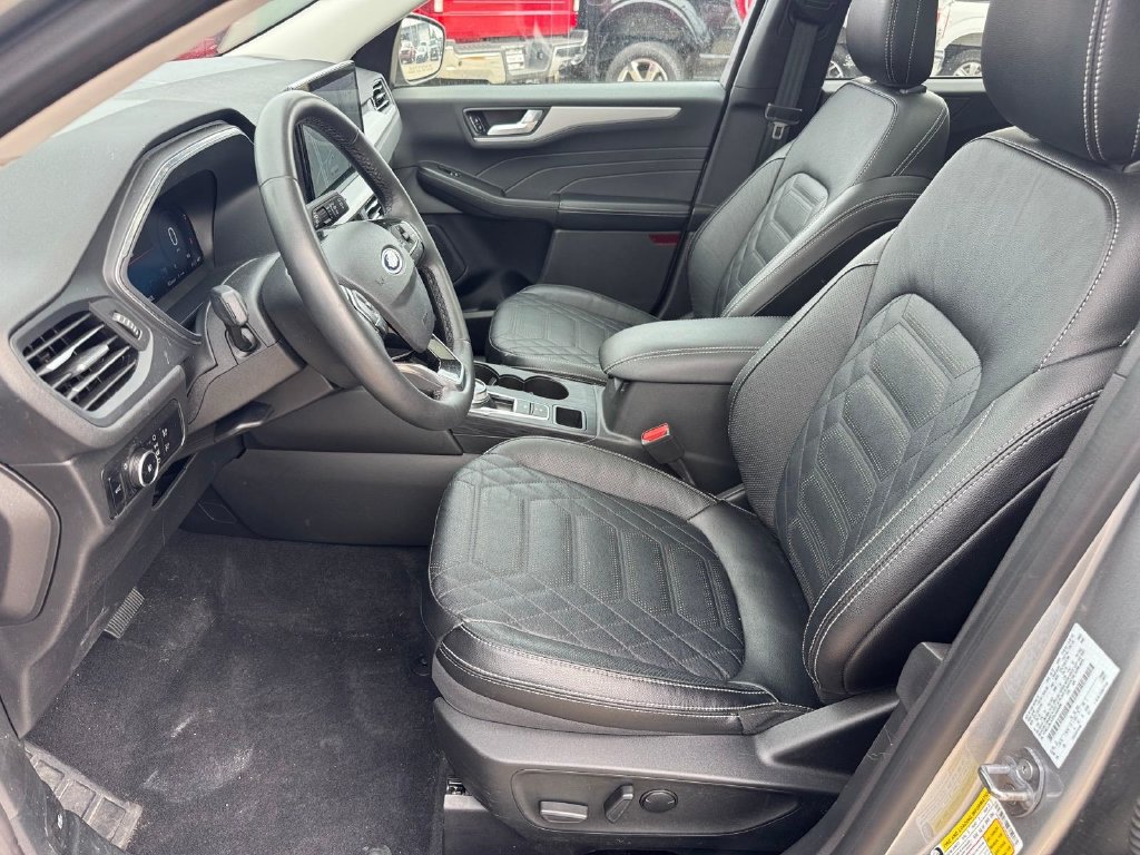 Certified 2023 Ford Escape Platinum w/ Premium Technology Package AWD/4WD image 9