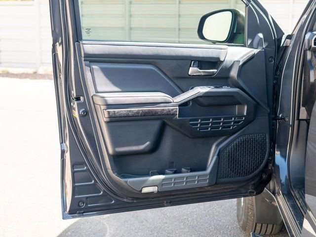Used 2025 Toyota Tacoma Limited AWD/4WD image 16