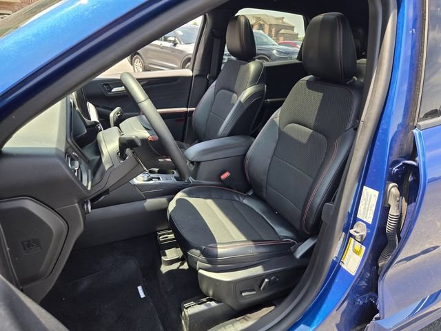 Certified 2023 Ford Escape ST-Line w/ Tech Pack #1 AWD/4WD image 10
