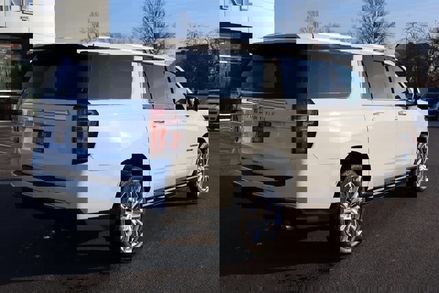 Used 2021 Chevrolet Suburban High Country image 4