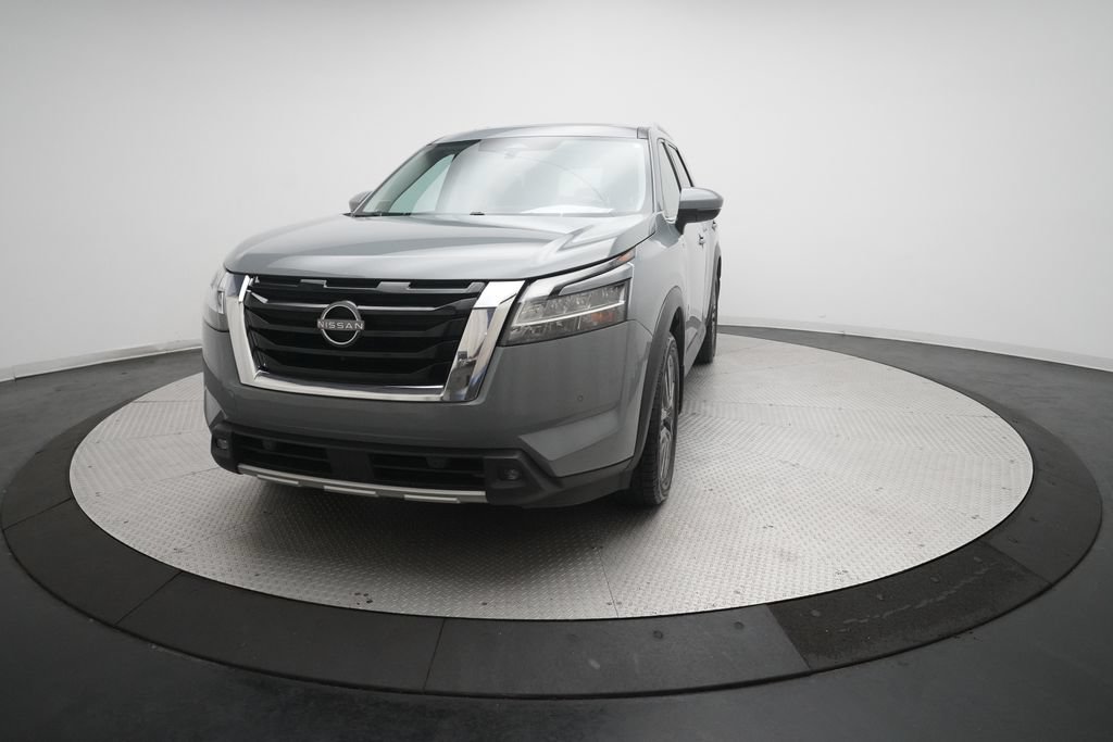 Used 2022 Nissan Pathfinder SL AWD/4WD image 12