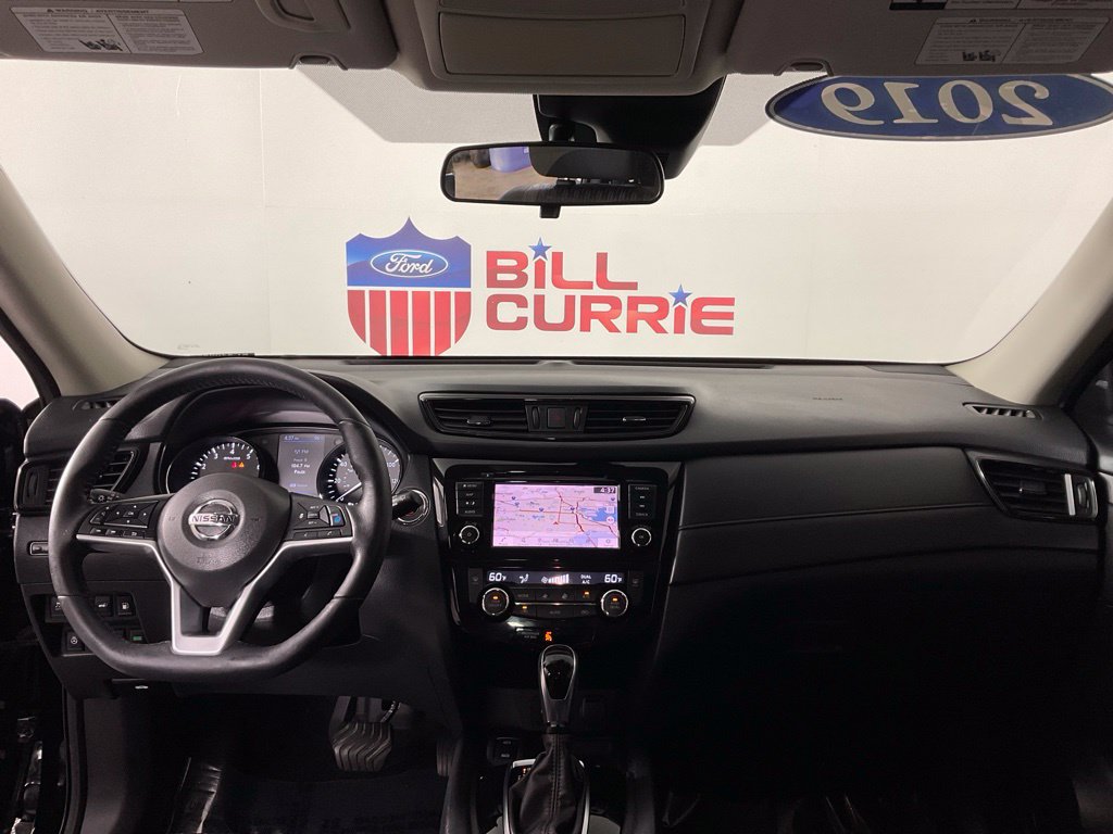 Used 2019 Nissan Rogue SV w/ Premium Package FWD image 18