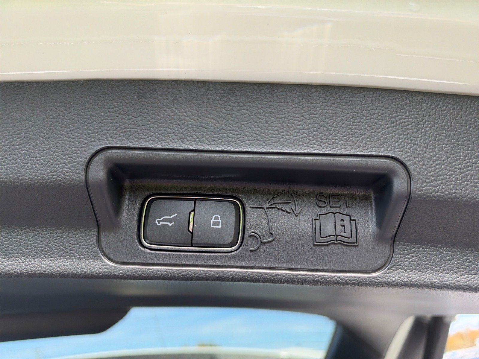 Certified 2026 Ford Explorer ST AWD/4WD image 17
