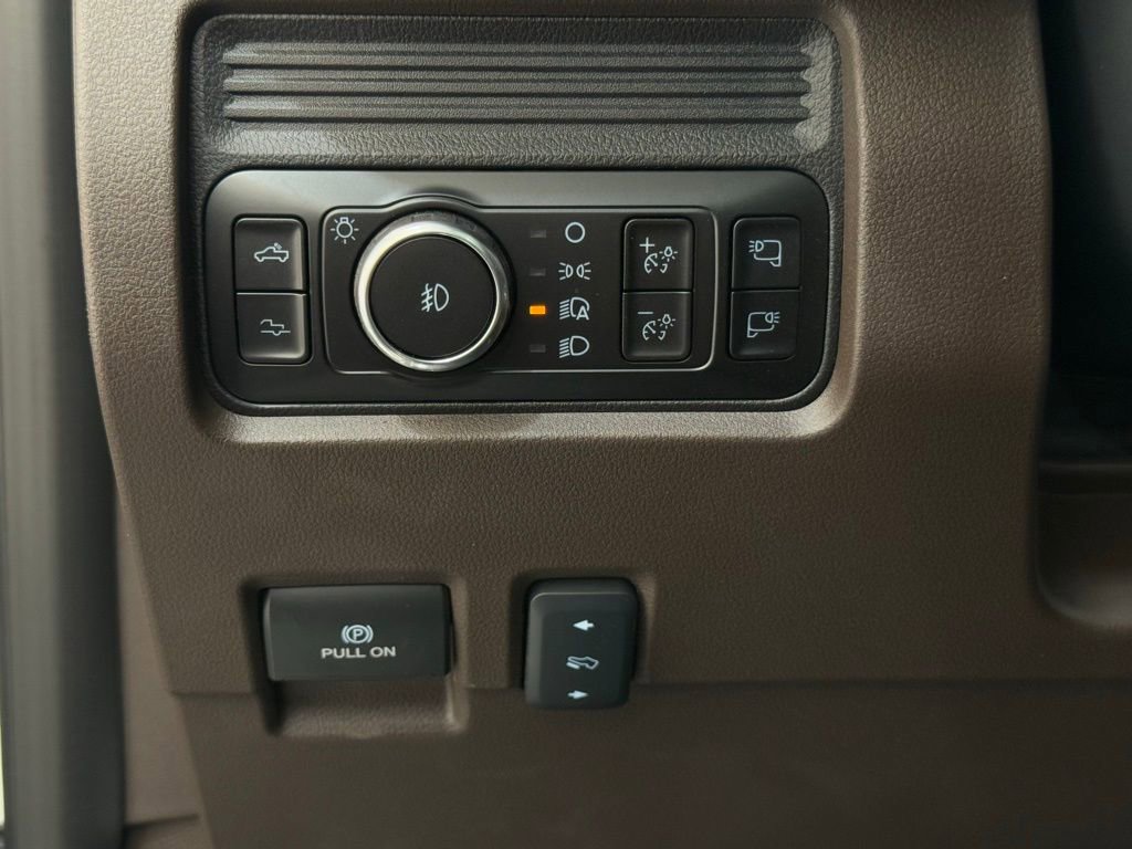 Certified 2025 Ford F450 King Ranch image 31