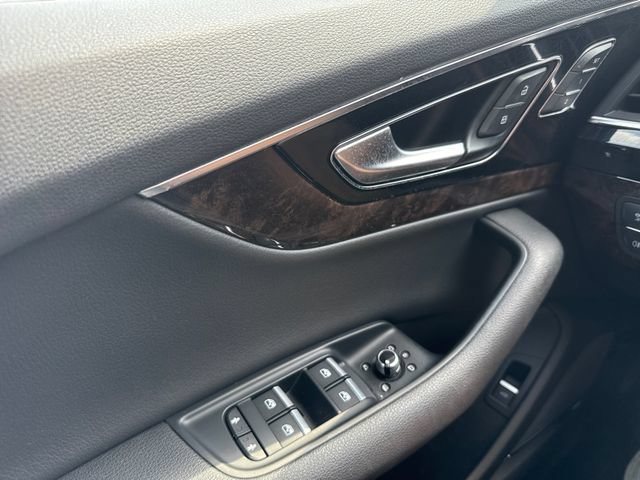 Used 2018 Audi Q7 3.0T Premium Plus AWD/4WD image 29