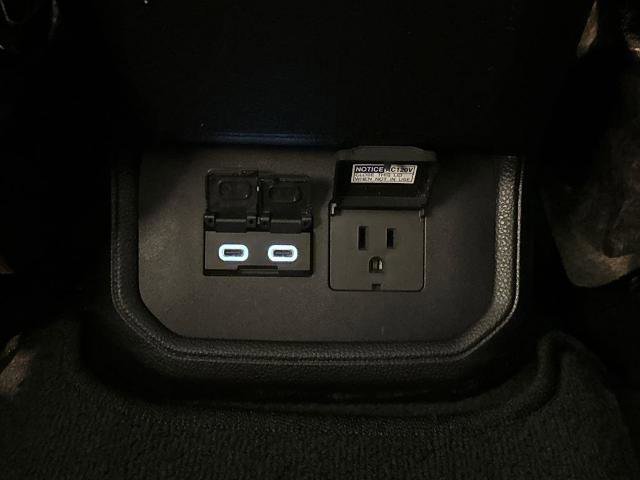 Used 2023 Toyota Highlander Platinum image 31