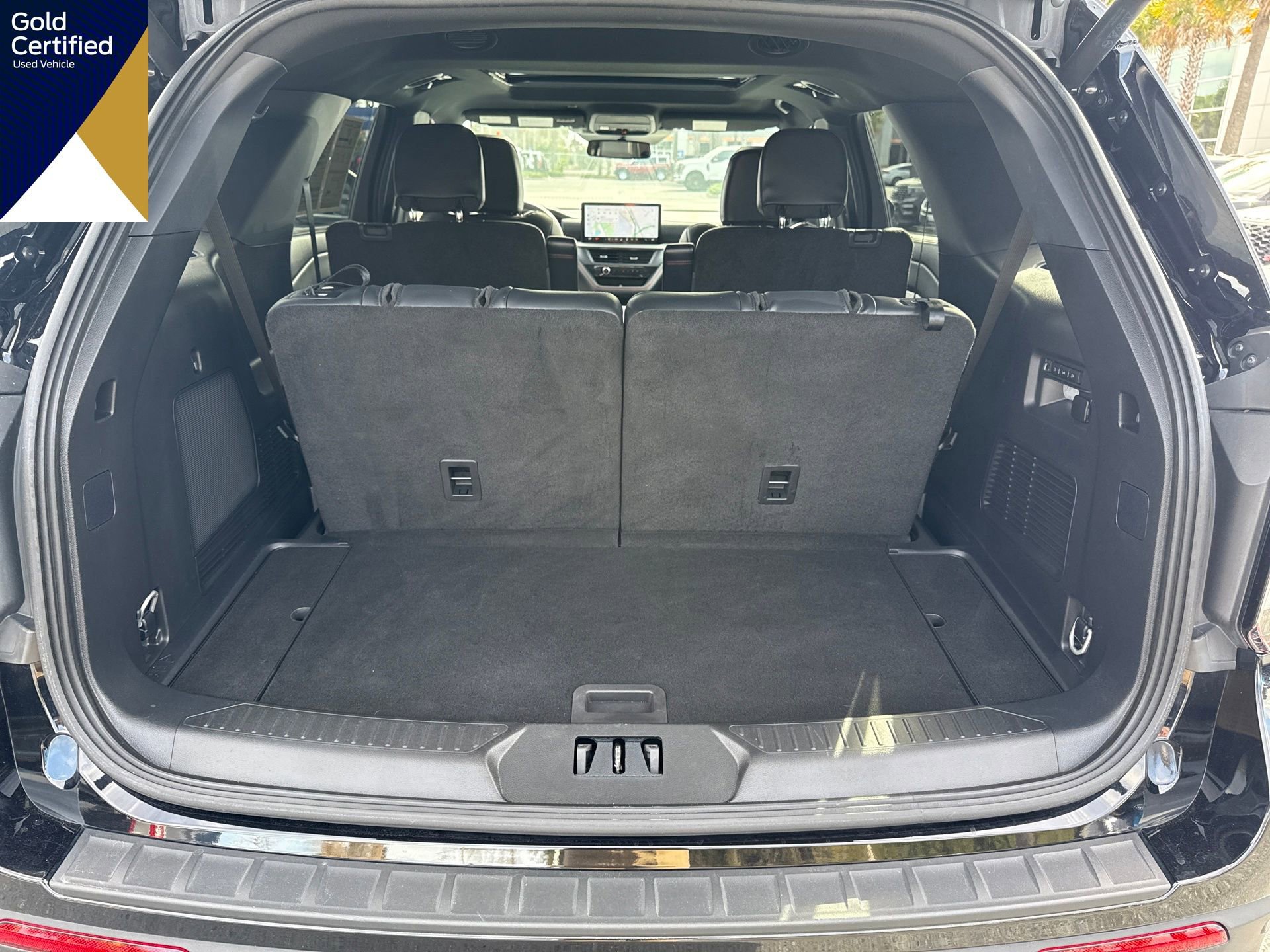 Certified 2025 Ford Explorer ST image 28