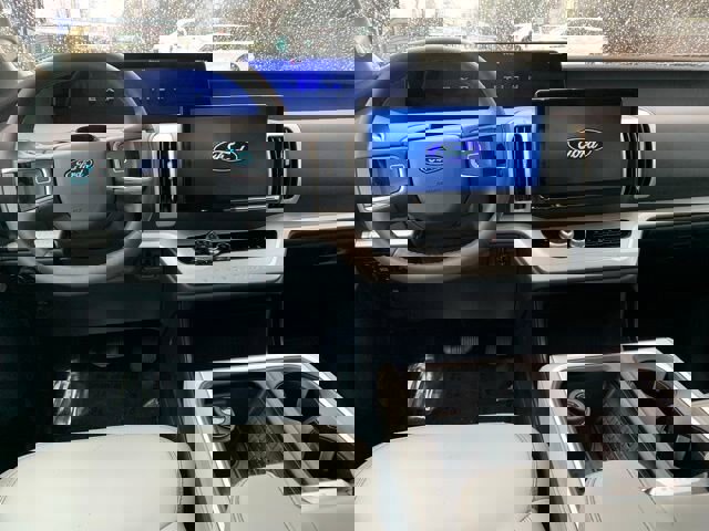 Certified 2025 Ford Expedition Active image 21