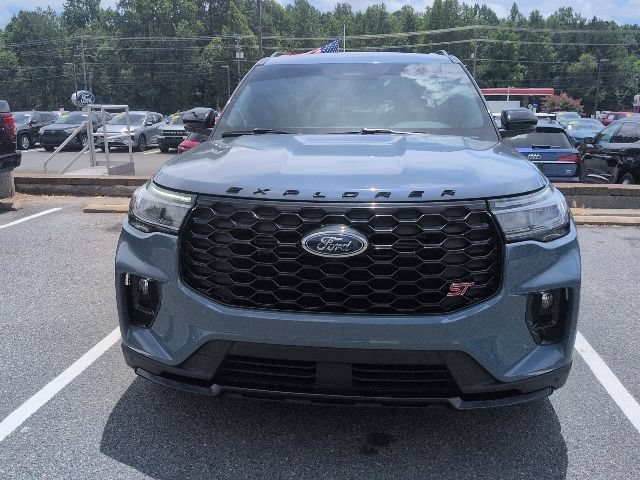 Certified 2025 Ford Explorer ST AWD/4WD image 3