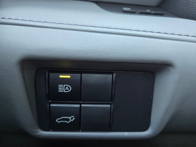 Used 2021 Toyota Highlander XLE FWD image 20