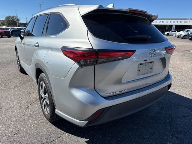 Used 2021 Toyota Highlander XLE image 5