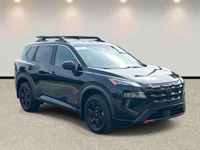 Used 2025 Nissan Rogue SV AWD/4WD image 3
