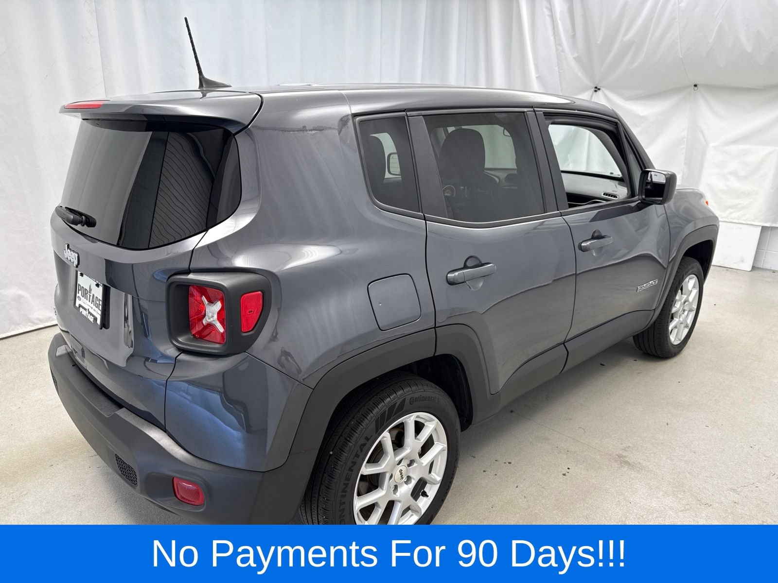 Used 2023 Jeep Renegade Latitude AWD/4WD image 2