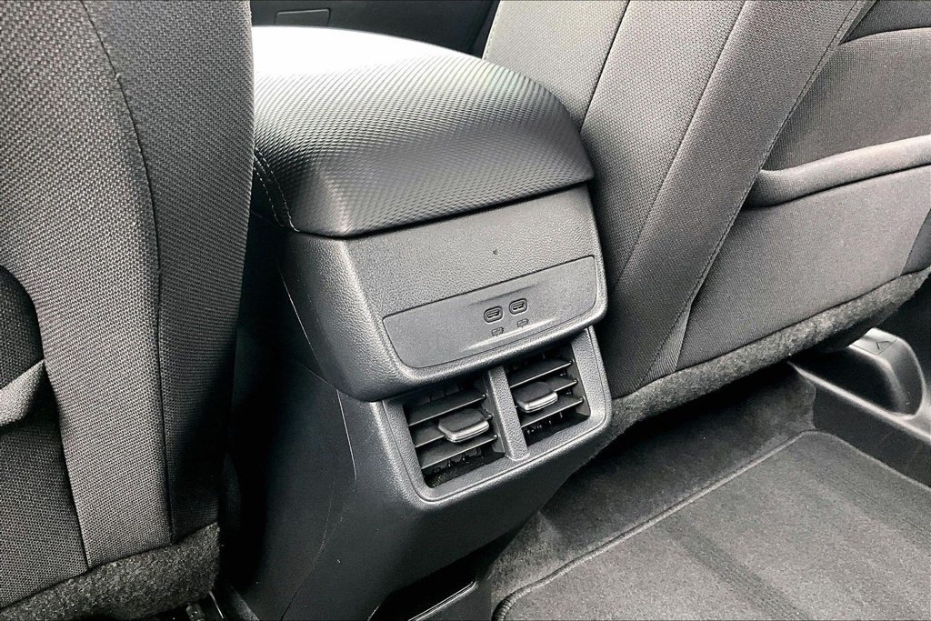 Used 2026 Chevrolet Equinox LT AWD/4WD image 33