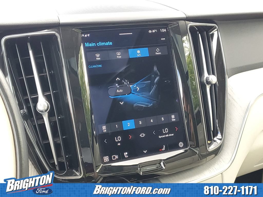 Used 2023 Volvo XC60 B5 Plus AWD/4WD image 27