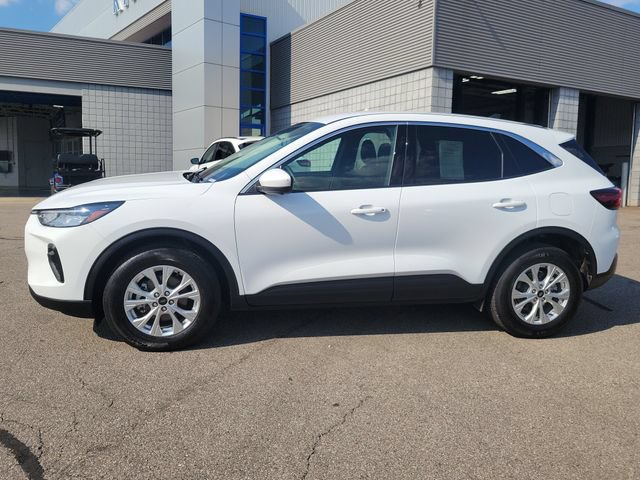 Certified 2023 Ford Escape Active w/ Tech Pack #2 AWD/4WD image 2