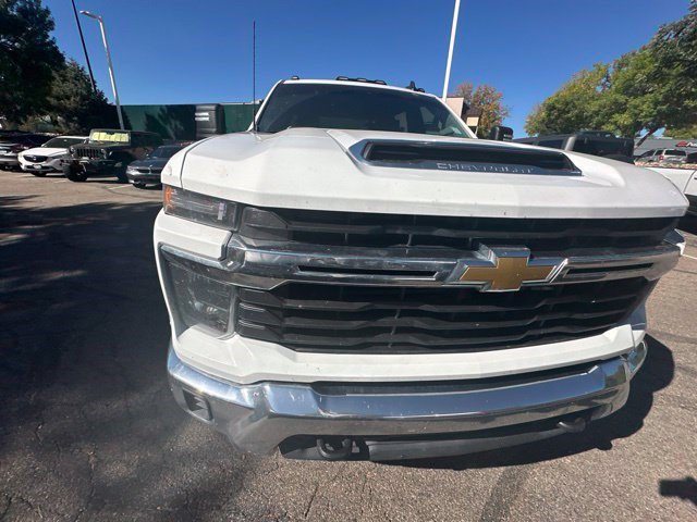 Used 2024 Chevrolet Silverado 3500 LT AWD/4WD image 5