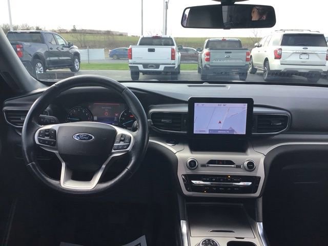 Certified 2023 Ford Explorer XLT w/ Equipment Group 202A image 9