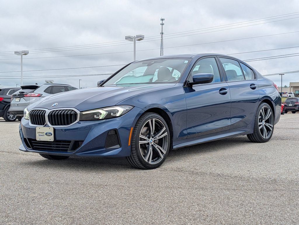 Used 2023 BMW 330i Sedan w/ Driving Assistance Package RWD image 4