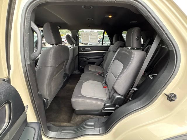 Certified 2018 Ford Explorer XLT FWD image 25