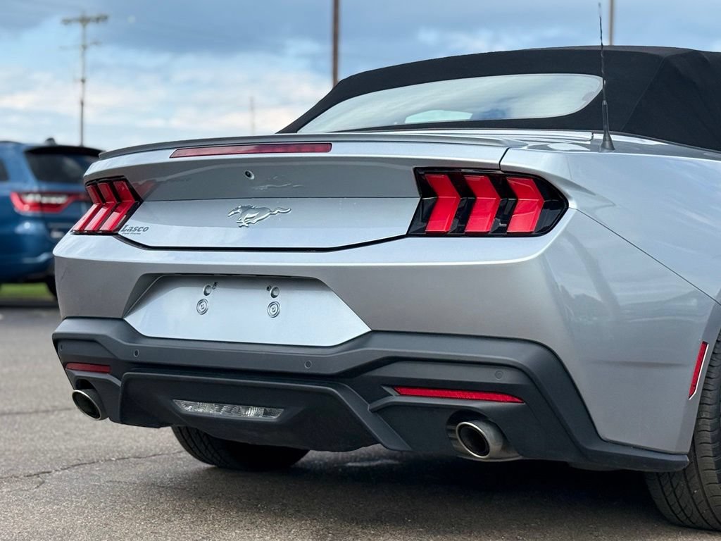 Certified 2025 Ford Mustang Convertible RWD image 34