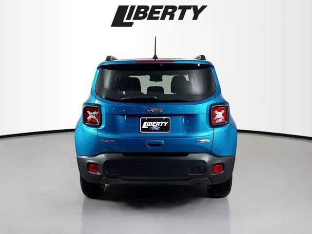 Used 2021 Jeep Renegade Latitude w/ Sun & Sound Group image 4