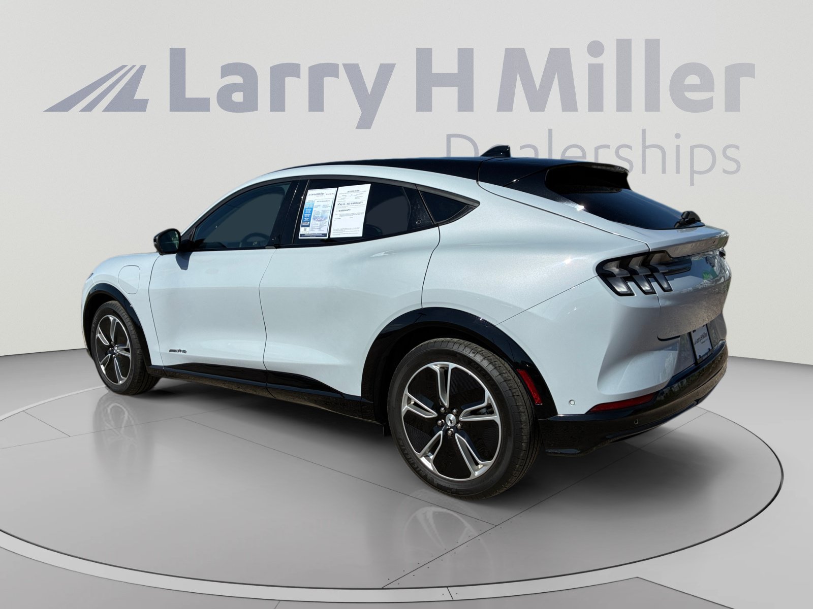 Certified 2023 Ford Mustang Mach-E Premium AWD/4WD image 3