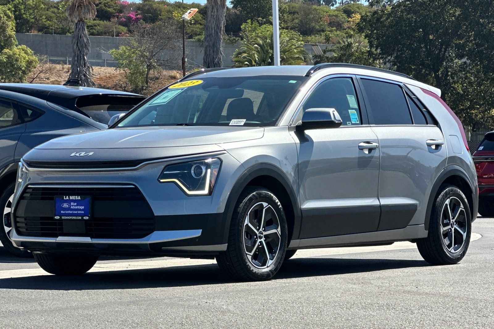Used 2023 Kia Niro EX FWD image 7