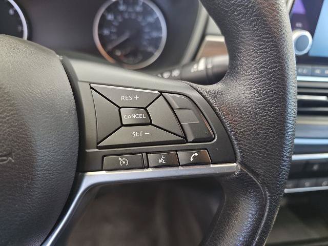 Used 2025 Nissan Altima 2.5 SV AWD/4WD image 17