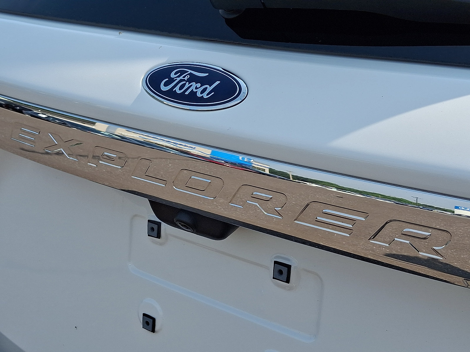Certified 2023 Ford Explorer XLT w/ Class IV Trailer Tow Package AWD/4WD image 31