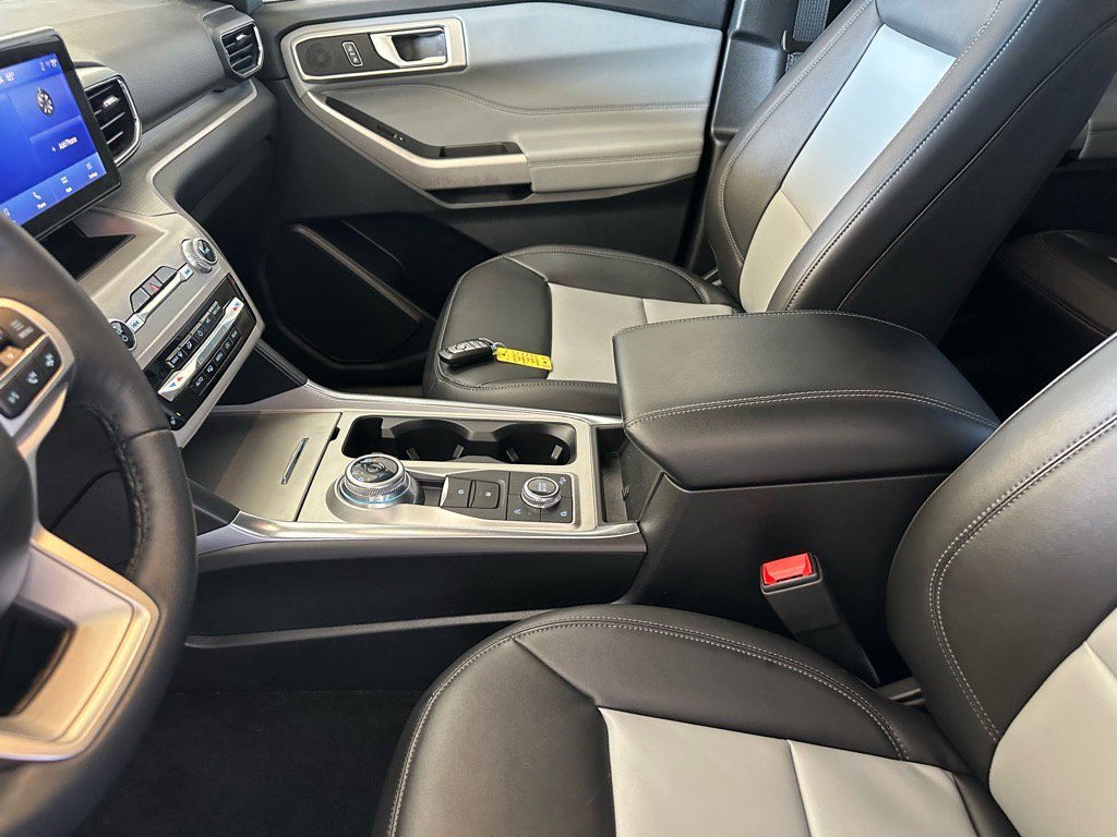 Certified 2024 Ford Explorer XLT w/ Equipment Group 202A image 20