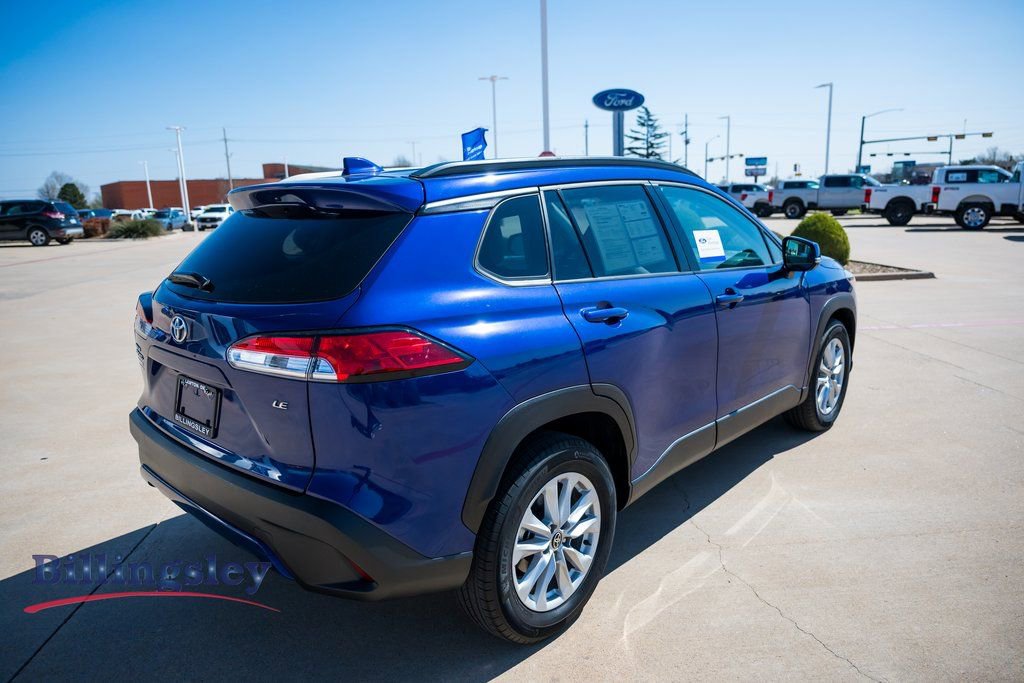 Used 2023 Toyota Corolla Cross LE image 7