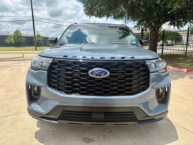 Certified 2025 Ford Explorer ST-Line w/ Premium Package RWD image 8