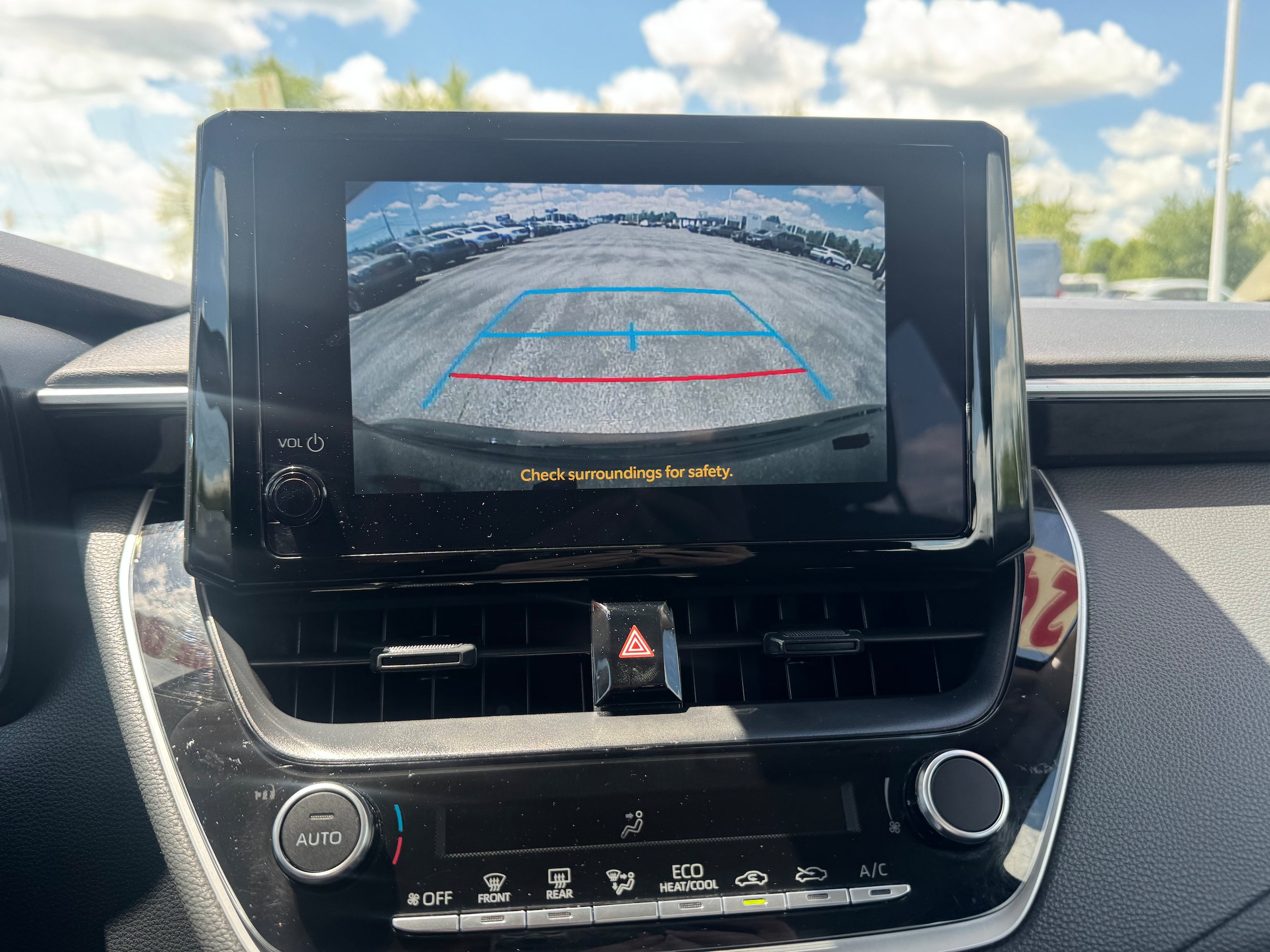 Used 2024 Toyota Corolla LE FWD image 19