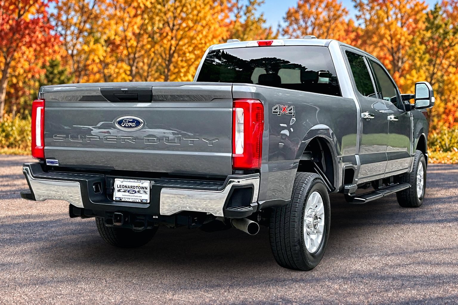 Certified 2023 Ford F250 XLT AWD/4WD image 2
