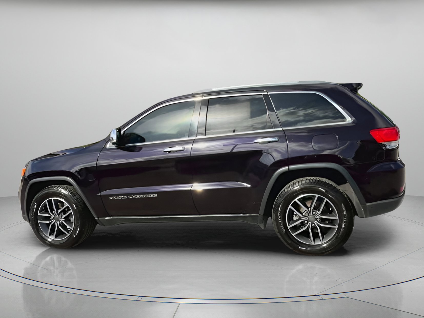 Used 2019 Jeep Grand Cherokee Limited image 18