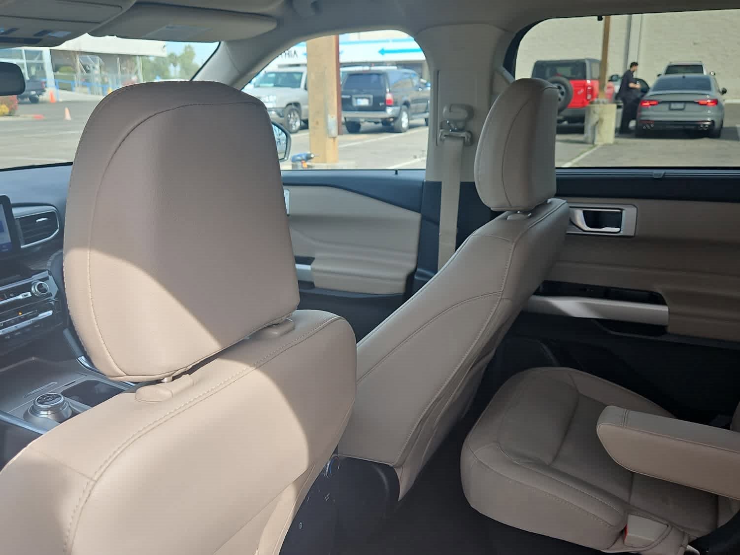 Certified 2021 Ford Explorer Limited w/ Hybrid Equipment Group 310A image 12