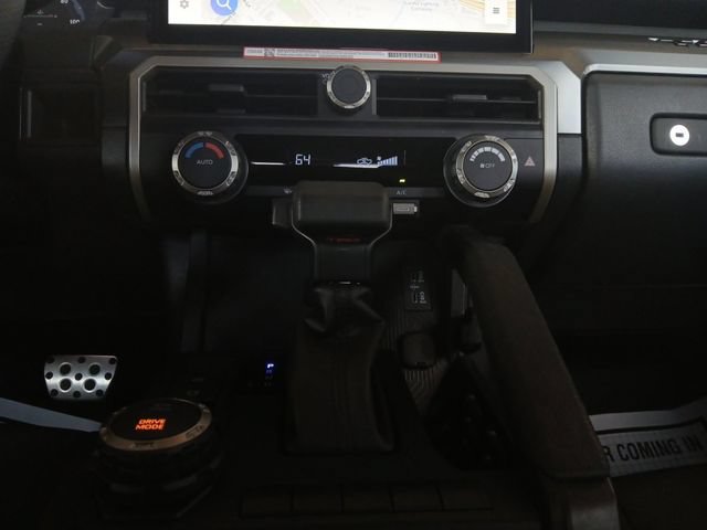 Used 2025 Toyota Tacoma TRD Sport AWD/4WD image 4