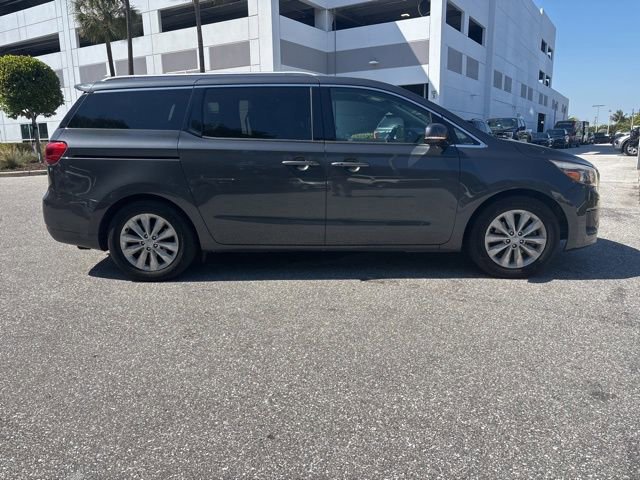 Used 2017 Kia Sedona EX image 4