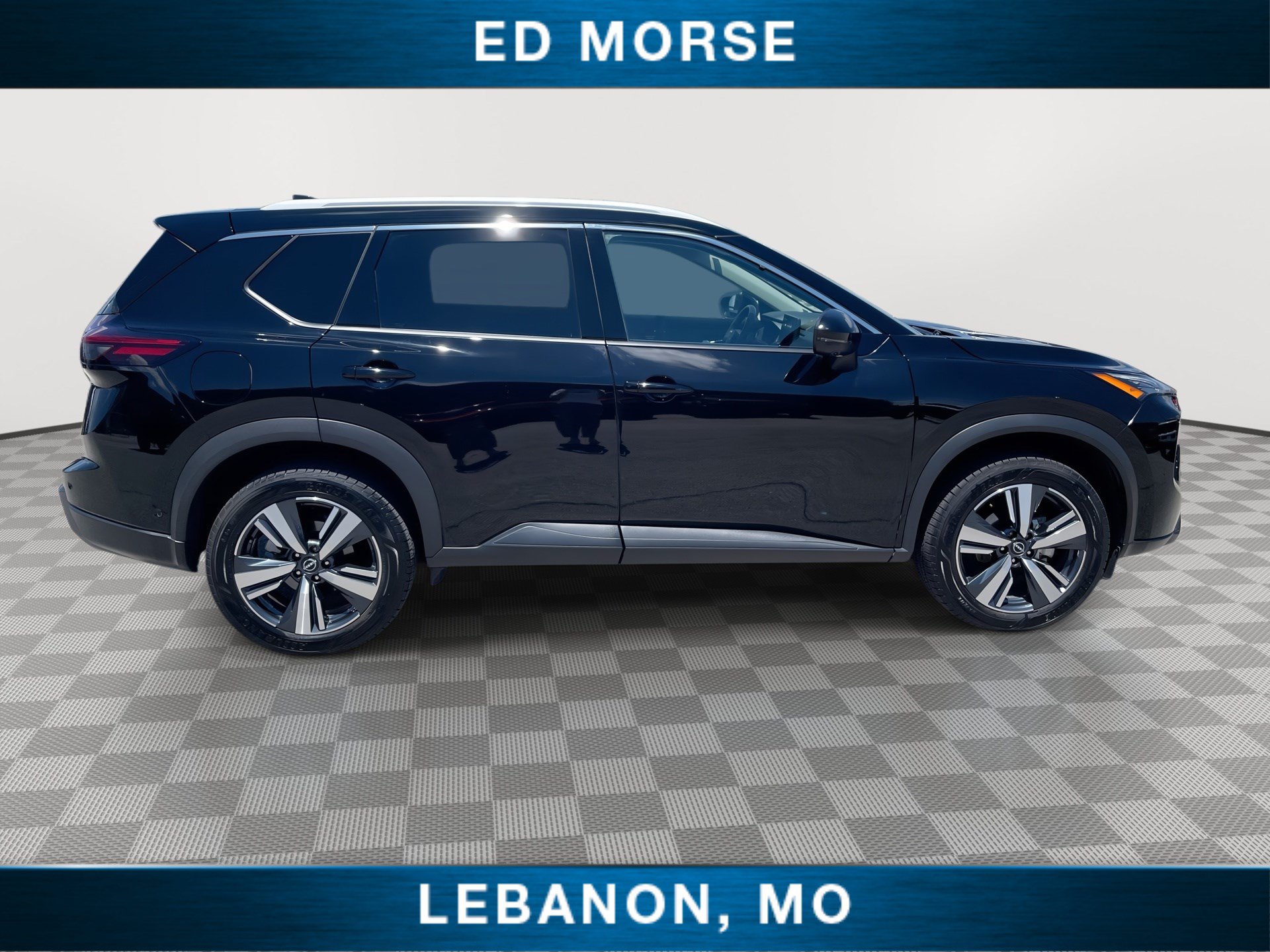 Used 2024 Nissan Rogue SL AWD/4WD image 9