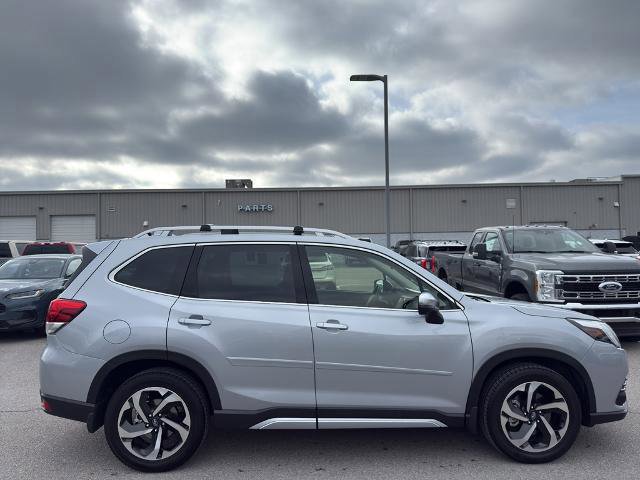 Used 2023 Subaru Forester Touring image 2