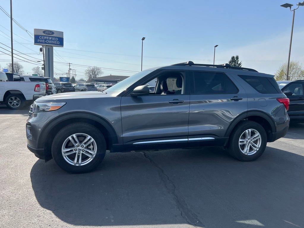 Certified 2022 Ford Explorer XLT w/ Class IV Trailer Tow Package image 2