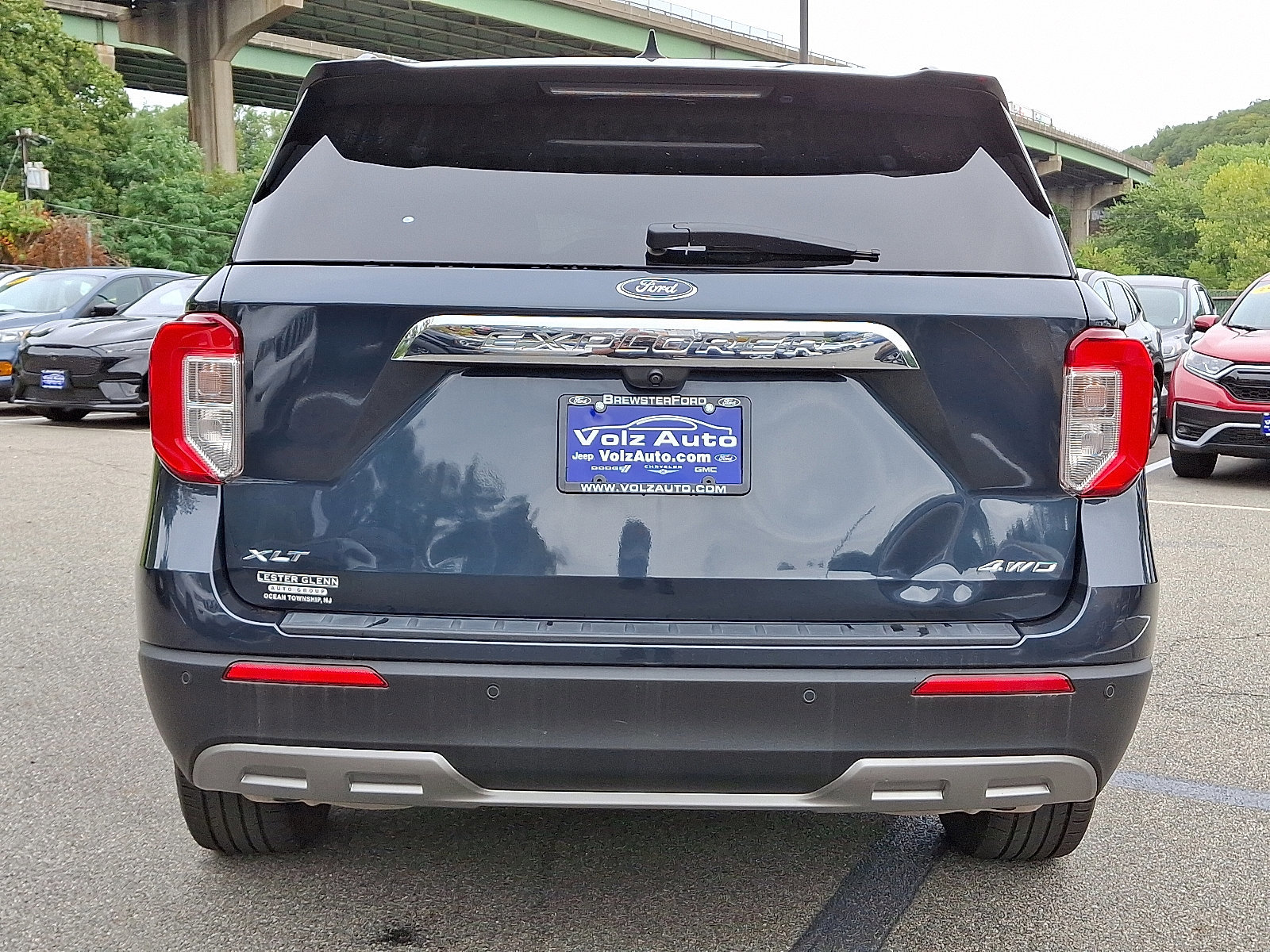 Certified 2022 Ford Explorer XLT w/ Equipment Group 202A image 6