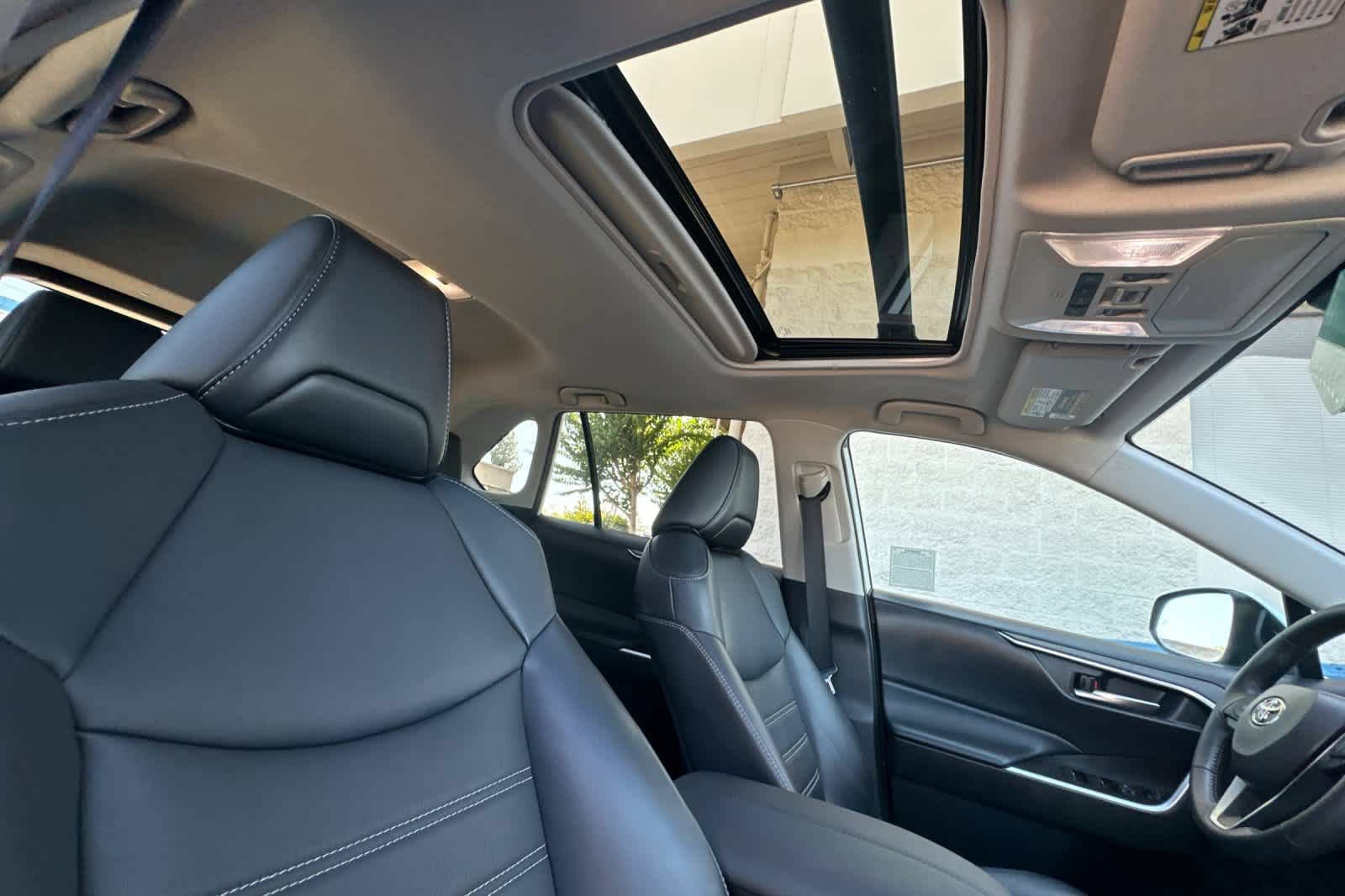 Used 2023 Toyota RAV4 XLE Premium FWD image 17
