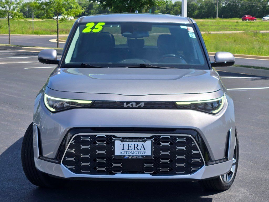 Used 2025 Kia Soul GT-Line w/ GT-Line Technology Package FWD image 3