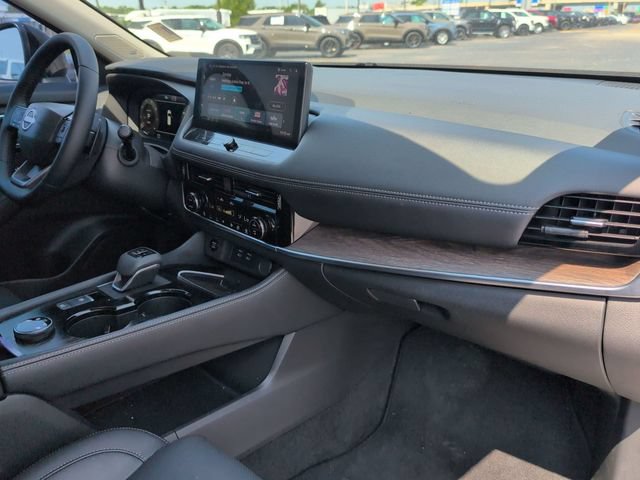 Used 2026 Nissan Rogue Platinum w/ Platinum Premium Package AWD/4WD image 18