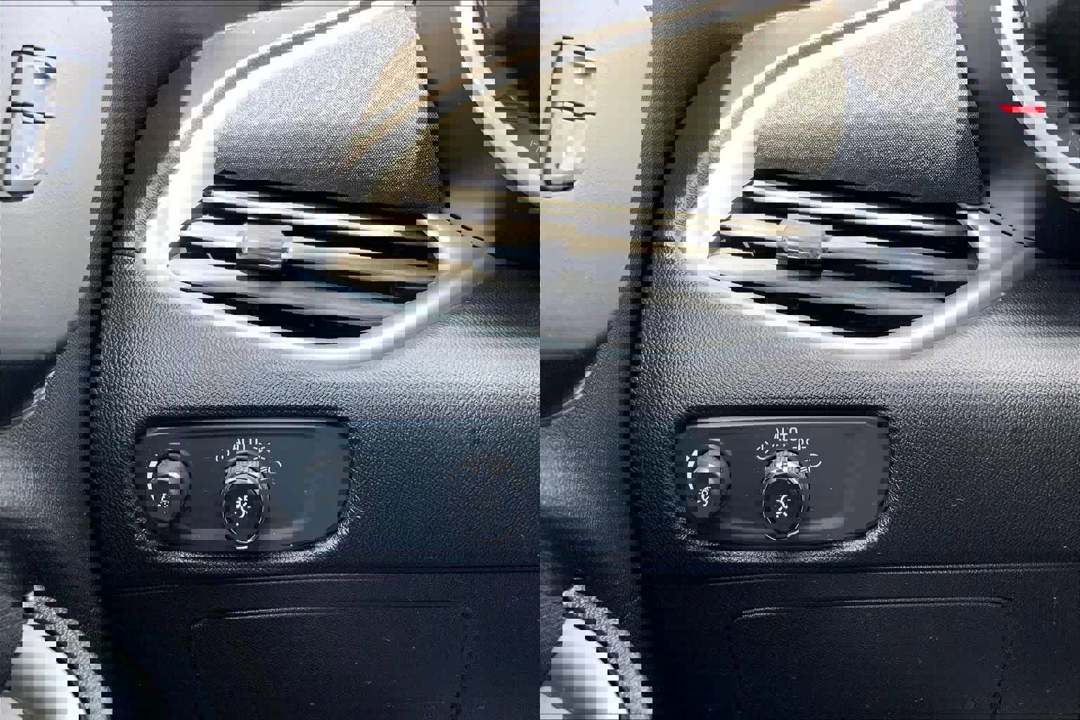 Used 2024 Chevrolet Malibu RS image 36