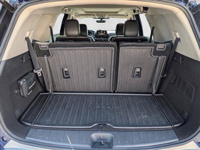 Used 2023 Nissan Pathfinder SL w/ SL Premium Package FWD image 6