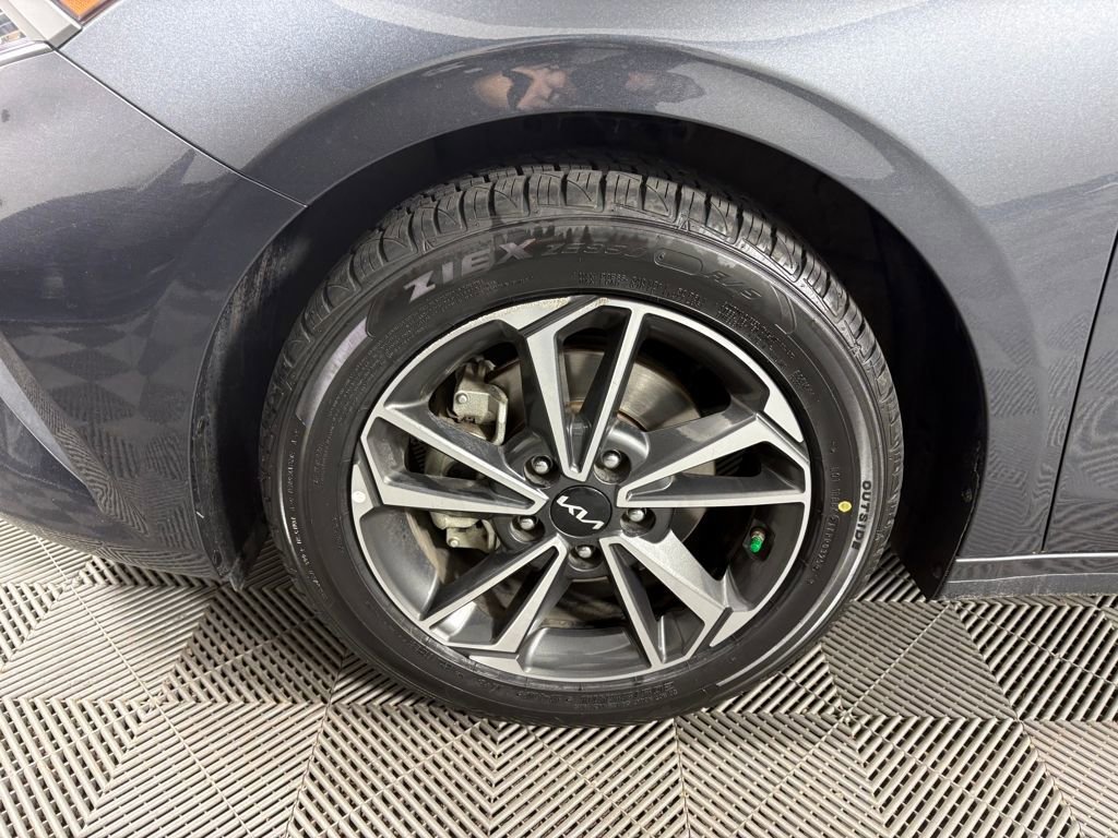 Used 2023 Kia Forte LXS w/ LXS Technology Package image 12